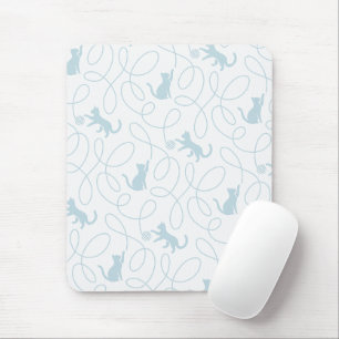 Spielende Katze und Wollknäuel Muster Hellblau Mousepad