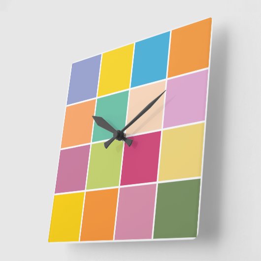 Spielende Springtime-Schachbretter Quadratische Wanduhr (Winkel)