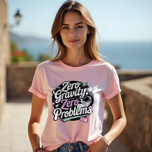 Spielender Astronaut, der den Kaffee im Weltraum s T-Shirt