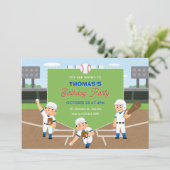 Spielender Baseball-Geburtstag Einladung (Stehend Vorderseite)