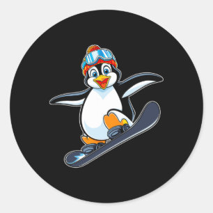 Spielender Pinguin Snowboarding Adventure Design Runder Aufkleber
