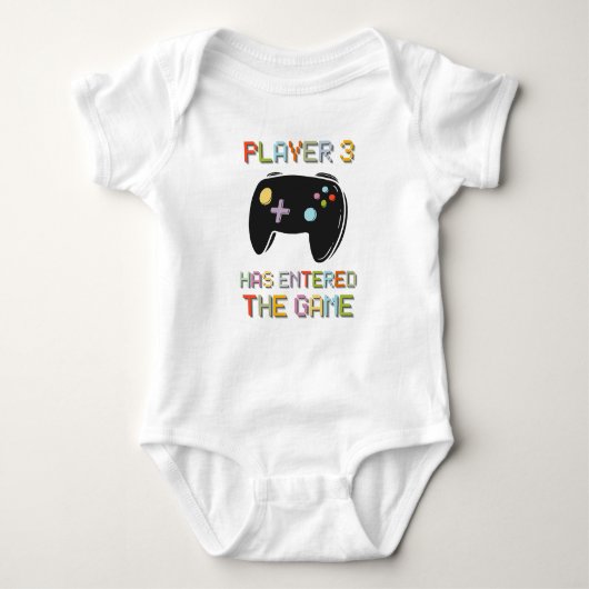 Spieler 3 hat die Game Pregnancy Reveal Baby Strampler (Vorderseite)