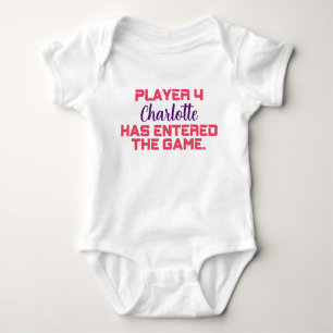 Spieler 4 ist mit dem Namen Introductio angekommen Baby Strampler