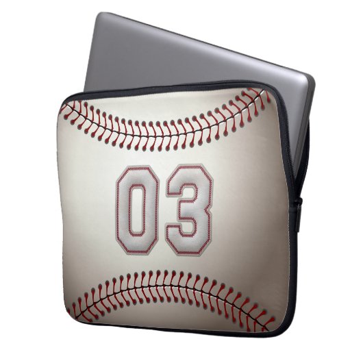 Spieler Nr. 03 - coole Baseball-Stiche Laptopschutzhülle (Vorderseite Links)