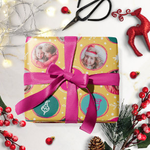 Spielerische Fotocollage Weihnachten Hellgelb Geschenkpapier