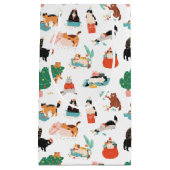 Spielerische Katzen und Weihnachtsbaummuster Kleine Geschenktüte (Vorderseite)