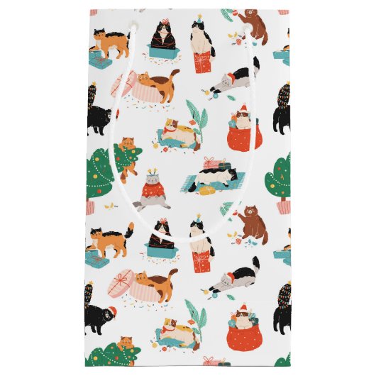 Spielerische Katzen und Weihnachtsbaummuster Kleine Geschenktüte (Vorderseite)