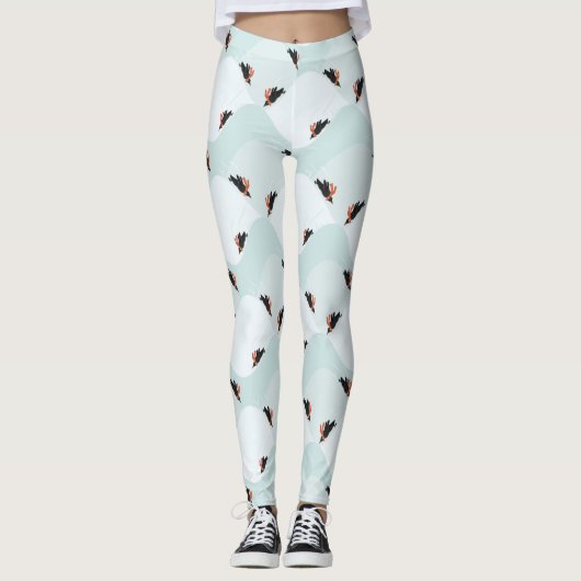 Spielerische Pinguine, die auf dem Schneepattern g Leggings (Vorderseite)