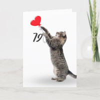 spielerische Tabby-Katze für 79. Geburtstagskarte