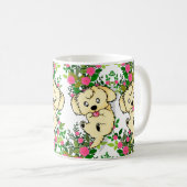 Spielerischer Hund im Garten der Rose und der Natu Kaffeetasse (VorderseiteRechts)