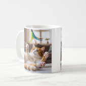 Spielerischer Kitten Feather Fun Kaffeetasse (Vorderseite Links)