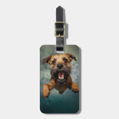 Spielerisches Design für Hunde unter Wasser Gepäckanhänger (Vorderseite vertikal)