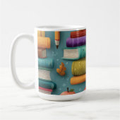 Spielerisches Design mit Büchern und Apple Kaffeetasse (Links)