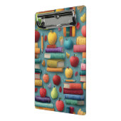 Spielerisches Design mit Büchern und Apple Mini Klemmbrett (Gewinkelt2)