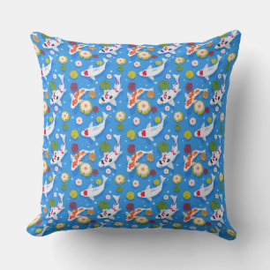 Spielerisches Design von Koi Fish Blue Pond Kissen