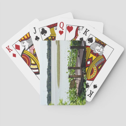 Spielkarte auf dem Foto des Docks am See (Rückseite)