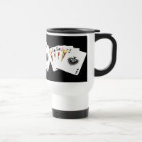 Spielkarten, die Spaßreise-Tasse spielen