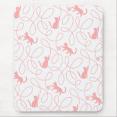 Spielkatze und Garnball-Muster Hellkorallenrosa Mousepad (Vorne)
