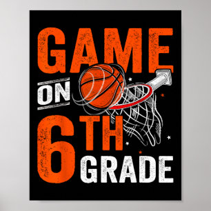 Spielspass auf dem sechsten Basketball-Platz Poster