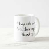 "Spielt mit Messer…" Scratchboard Tasse (VorderseiteRechts)