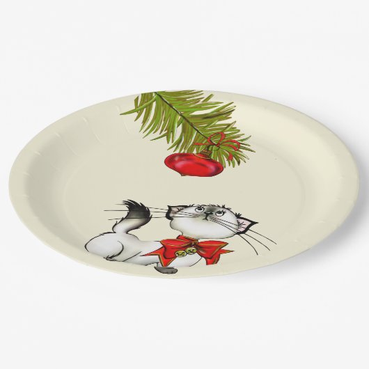 Spielvolle Kätzchen in einem roten Weihnachtsbock Pappteller (Schrägansicht)