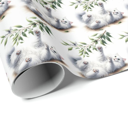 Spielvolle weiße Katze mit Baumzweig Geschenkpapier (Rolleneckpunkt)