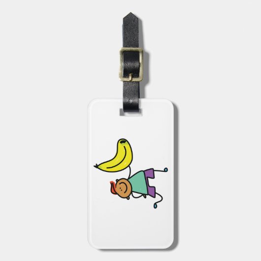 Spielvolles Kind hält große gelbe Banane Gepäckanhänger (Vorderseite vertikal)