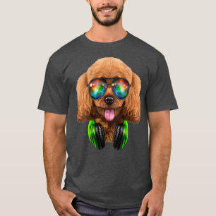 Spielzeug-Pudel-Hund als DJ mit Space-Sonnenbrille T-Shirt