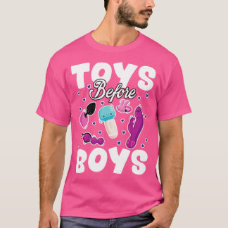 Spielzeug vor Jungen Funny Adult Humor Frauen Emba T-Shirt