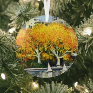 Spielzeugboote im Park Ornament Aus Glas