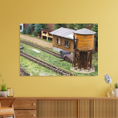 Spielzeugzugplattform Wasserturm Leinwanddruck (Insitu (Wohnzimmer))