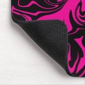 Spill - Magenta und Schwarz Mousepad (Ecke)