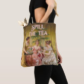 Spill the Tee Tasche (Von Nahem)