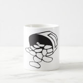 Spilled Beans Black and White Outline Kaffeetasse (Mittel)
