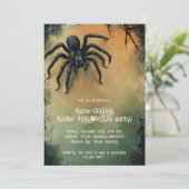 🕷️ Spine Chilling Spider Halloween-Party Einladung (Stehend Vorderseite)