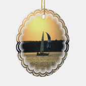 Spinnaker-Segelboot-Sonnenuntergang-Verzierung Keramik Ornament (Rechts)