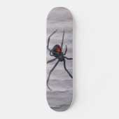 Spinne der schwarzen Witwe Skateboard (Vorderseite)