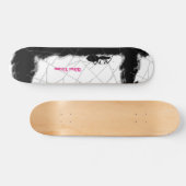 Spinnenbrett mit Logo. Skateboard (Horizontal)