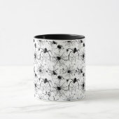 Spinnennetz Muster Halloween  Tasse (Zentrum)
