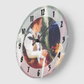 Spinngarn für Frauen auf dem Fledermausmarkt Große Wanduhr (Winkel)