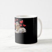 Spinone Italiano Hund mit ausgestopften Tieren und Kaffeetasse (VorderseiteRechts)