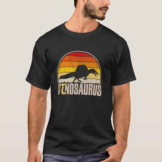 Spinosaurus Pi Dinosaur - Funny Math Geek Pi Day T-Shirt (Vorderseite)