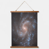 Spiral Galaxy Ngc 5584 Wandteppich Mit Holzrahmen (Vorderseite)