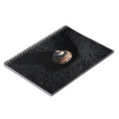 Spiral Seashell Black Sand Notebook Notizblock (Linke Seite)