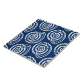 Spiral Seashell Block Print, Cobalt Blue und White Fliese (Seite)