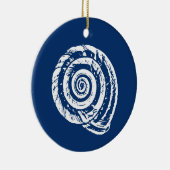 Spiral Seashell Block Print, Cobalt Blue und White Keramik Ornament (Rechts)