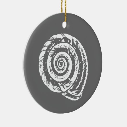 Spiral Seashell Block Print, grau und weiß Keramik Ornament (Rechts)