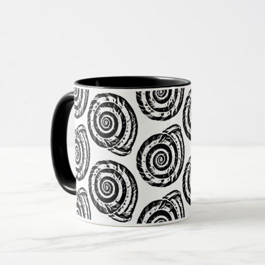 Spiral Seashell Block Print, Schwarz/Weiß Tasse (Vorderseite Links)