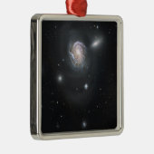 Spiralgalaxie NGC 4911 Silbernes Ornament (Rechts)