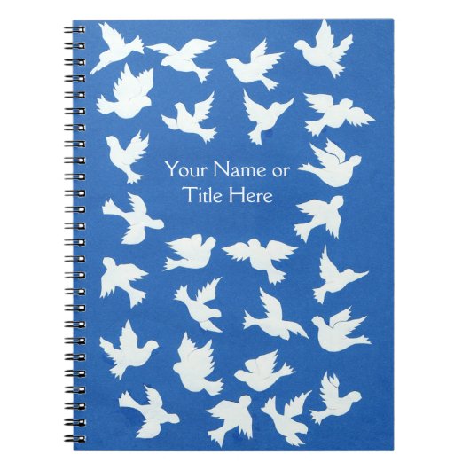 SpiralNotebook mit anpassbaren White Doves Notizblock (Vorderseite)